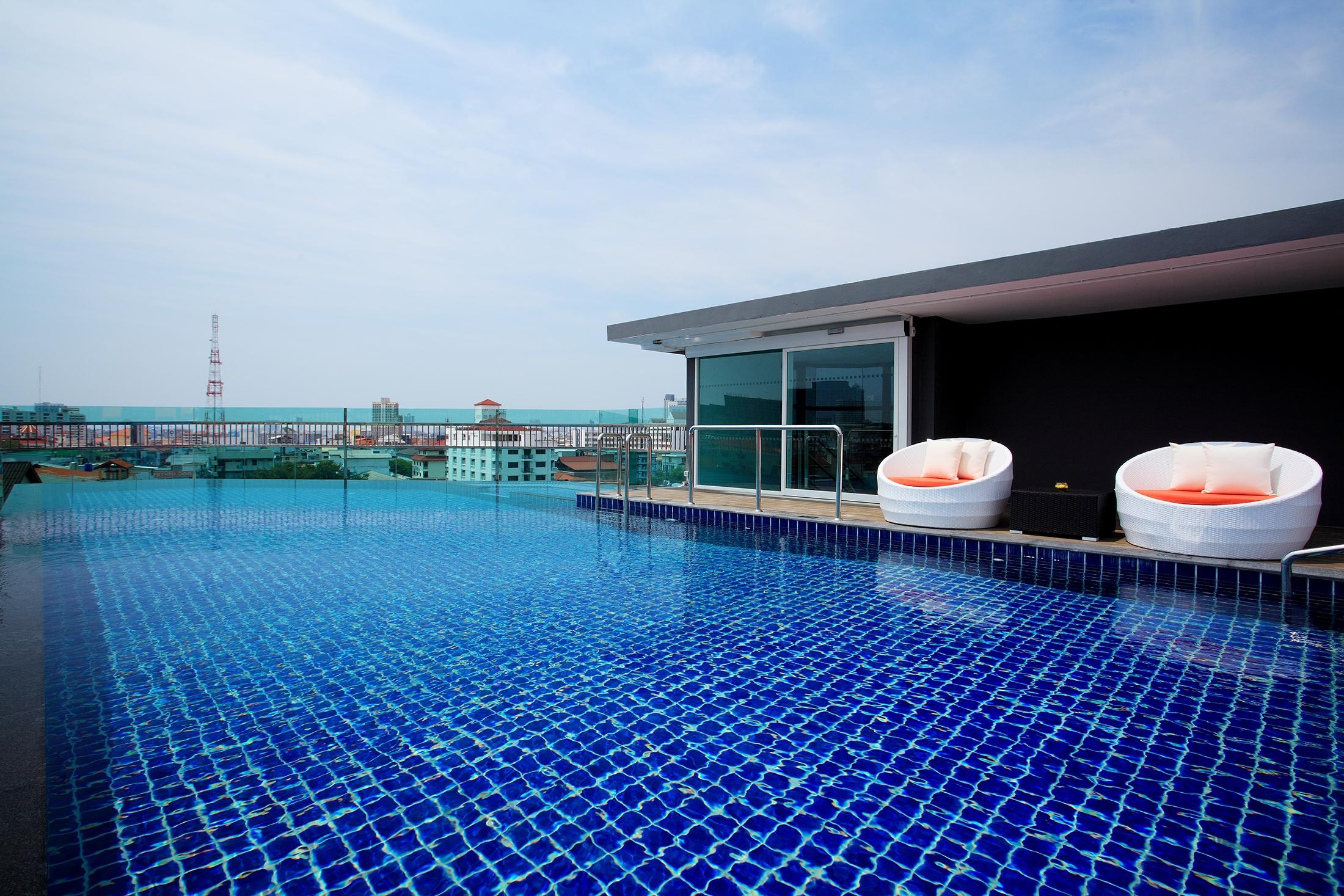 De Mandarin Nova Express Hotel Pattaya Buitenkant foto