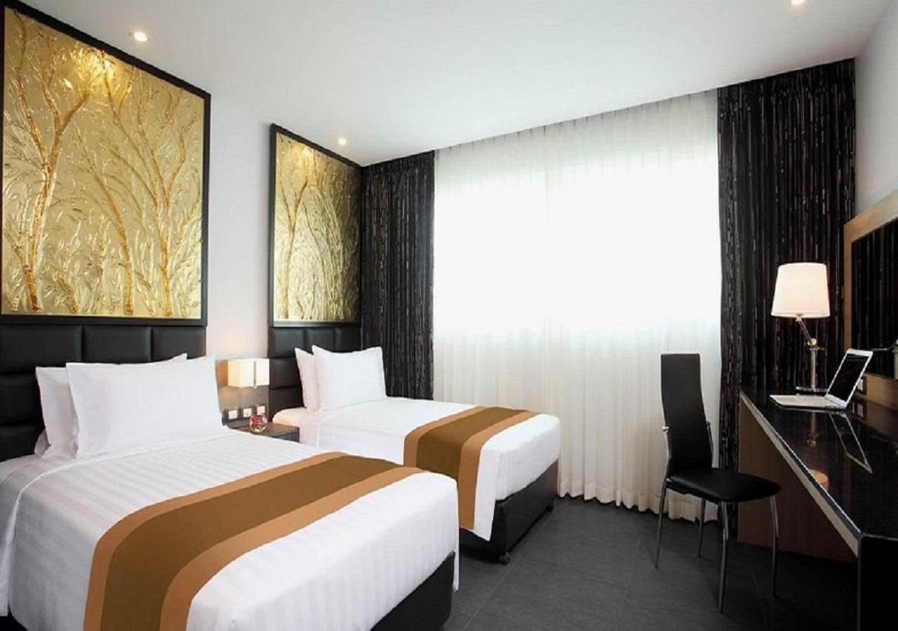 De Mandarin Nova Express Hotel Pattaya Buitenkant foto